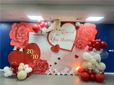 Ảnh Thi Công Phông Trang Trí 20/10 Tại Cầu Giấy